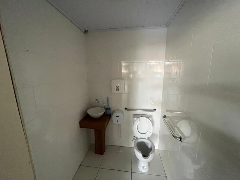 Loja comercial de esquina com 300m² ideal para Restaurante: 25ª foto da galeria de imagens do imóvel