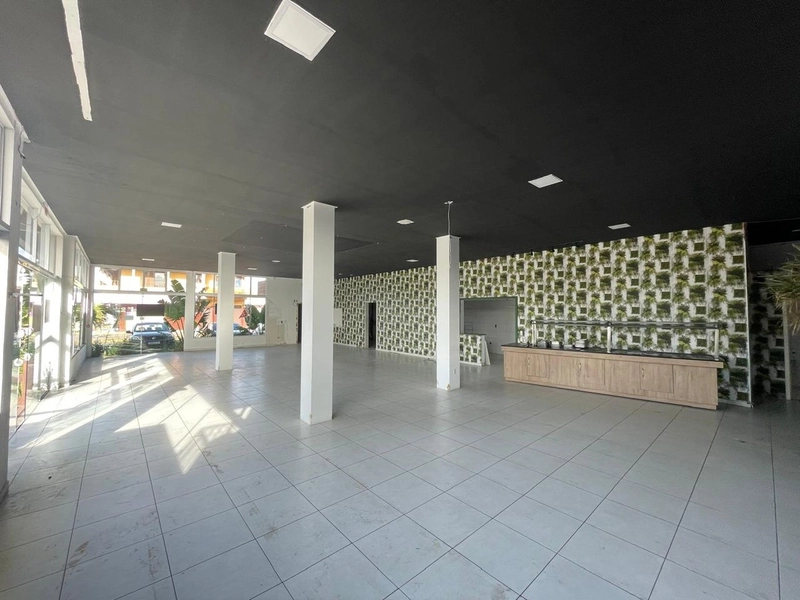 Loja comercial de esquina com 300m² ideal para Restaurante: 26ª foto da galeria de imagens do imóvel