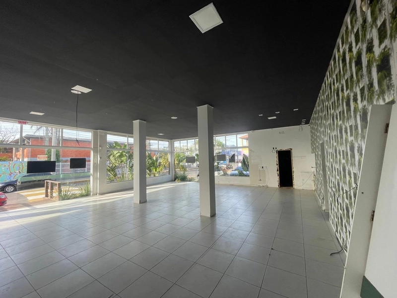 Loja comercial de esquina com 300m² ideal para Restaurante: 18ª foto da galeria de imagens do imóvel