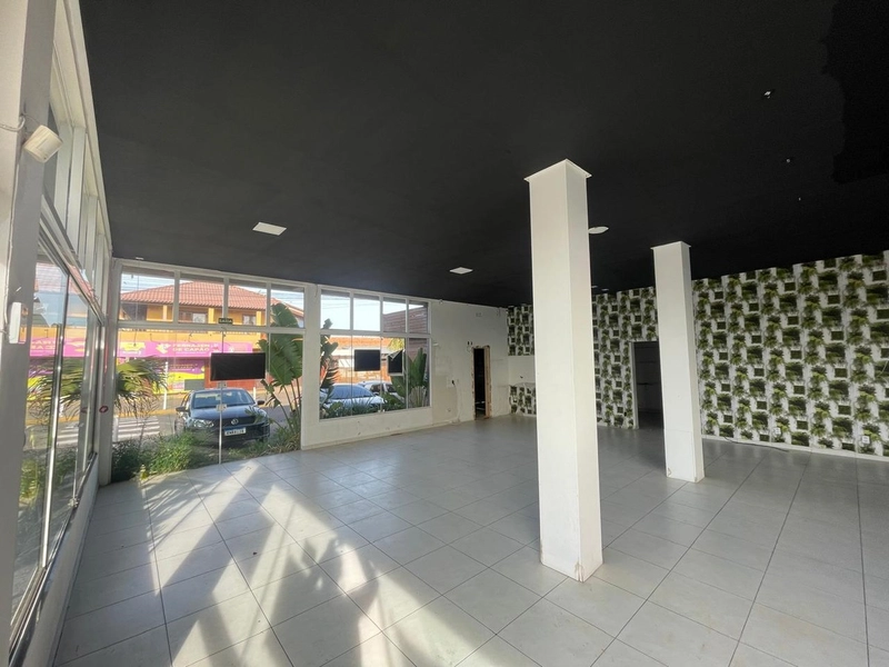 Loja comercial de esquina com 300m² ideal para Restaurante: 9ª foto da galeria de imagens do imóvel