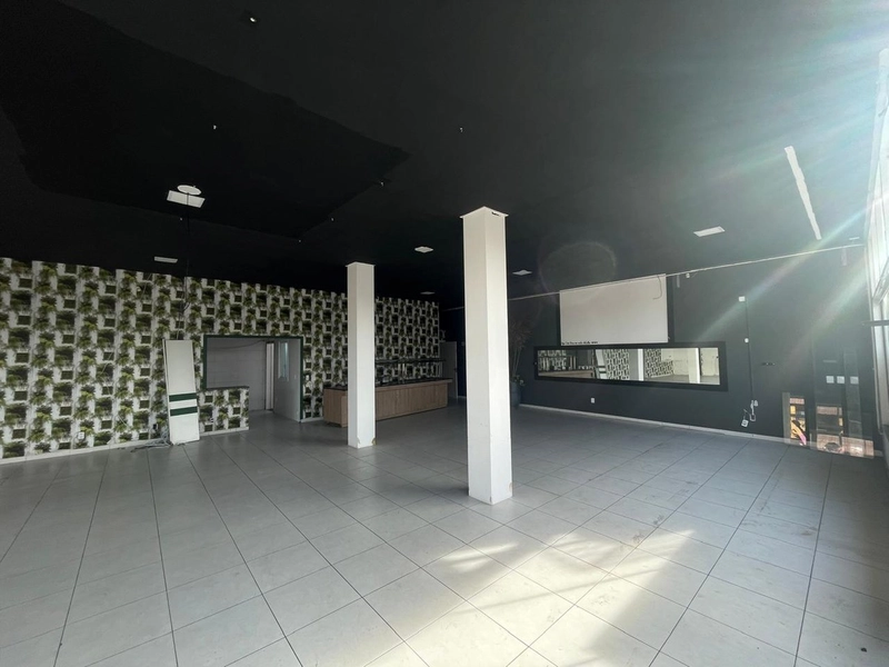 Loja comercial de esquina com 300m² ideal para Restaurante: 29ª foto da galeria de imagens do imóvel