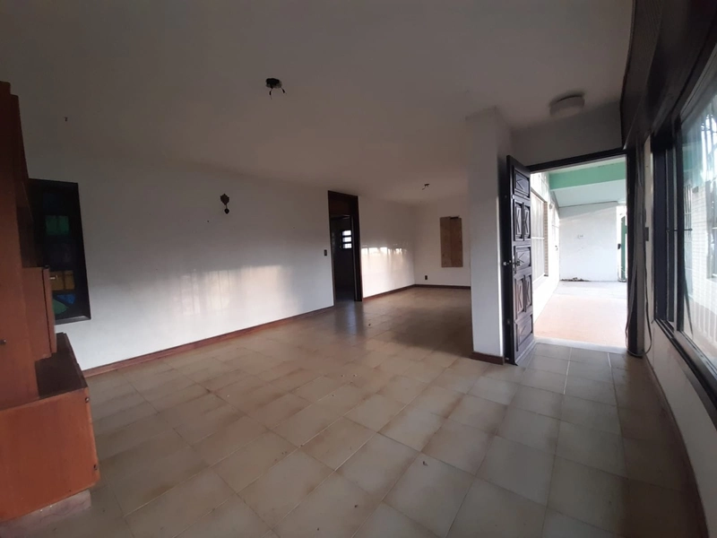 Casa Comercial com 03 dormitórios em excelente localização.: 3ª foto da galeria de imagens do imóvel