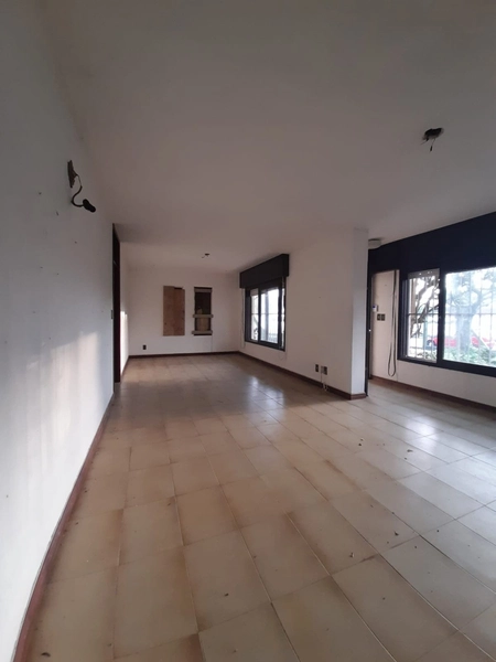 Casa Comercial com 03 dormitórios em excelente localização.: 2ª foto da galeria de imagens do imóvel