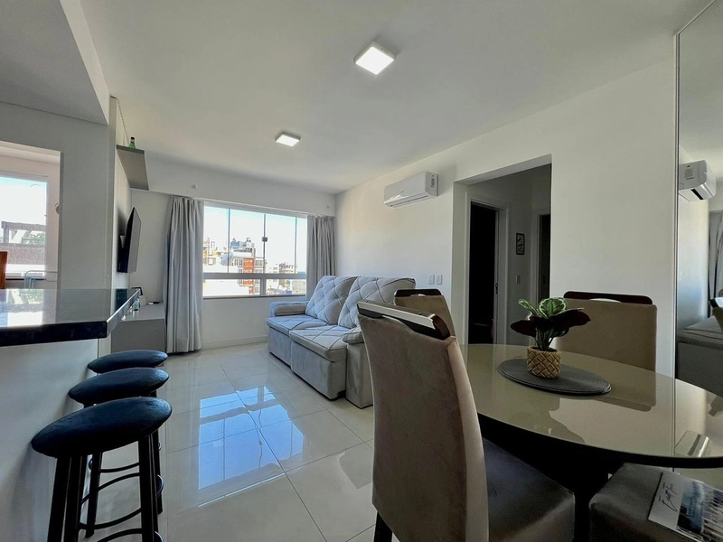 Apartamento 02 dormitórios ao lado da Praça Flávio Boianovski: 1ª foto da galeria de imagens do imóvel