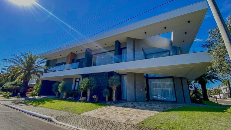Mansão de esquina em condomínio luxuoso de Capão da Canoa!: 3ª foto da galeria de imagens do imóvel