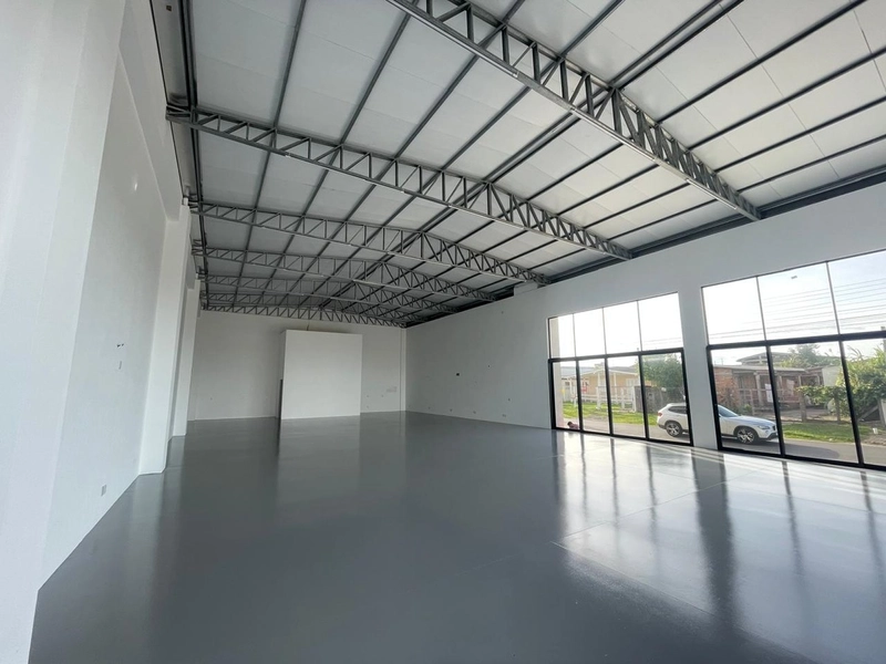 Pavilhão comercial, com 320 m² ideal para loja de Carros e Móveis: 6ª foto da galeria de imagens do imóvel