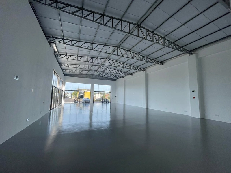 Pavilhão comercial, com 320 m² ideal para loja de Carros e Móveis: 10ª foto da galeria de imagens do imóvel