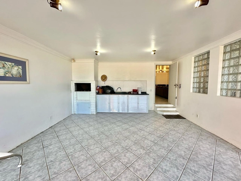 Casa 4 dormitórios, vista para o mar, Xangrila: 10ª foto da galeria de imagens do imóvel
