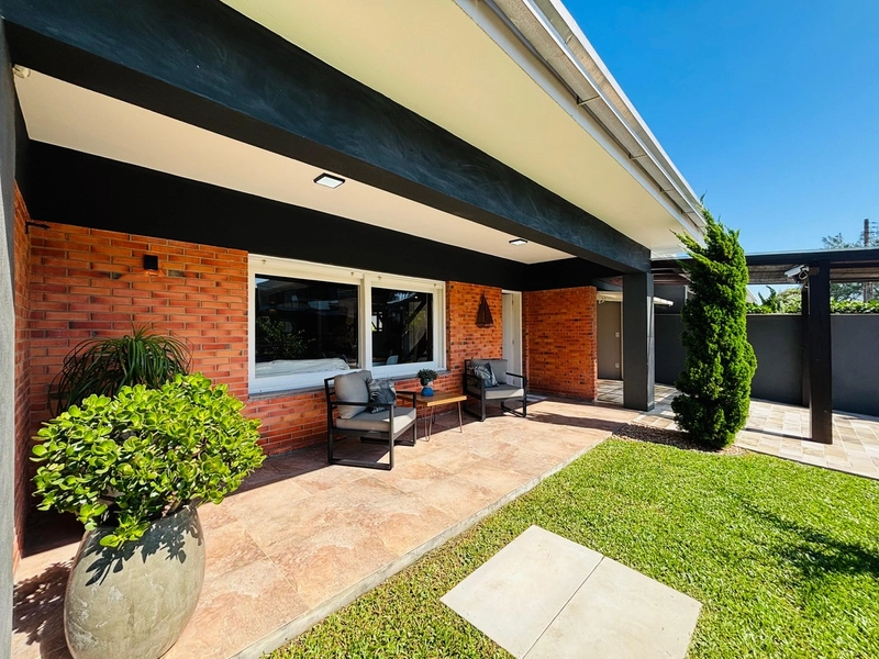 Excelente Casa à venda no centro da praia de Xangri-lá: 4ª foto da galeria de imagens do imóvel
