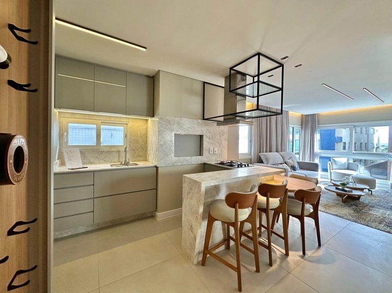 Apartamento 02 dormitórios junto a Praça Flávio Boianovski: 2ª foto da galeria de imagens do imóvel