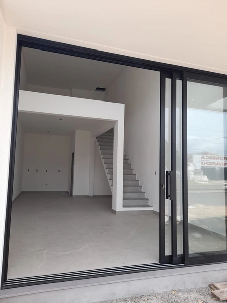 Lojas Novas e prontas, com 80m² excelente localização para seu negócio: 6ª foto da galeria de imagens do imóvel
