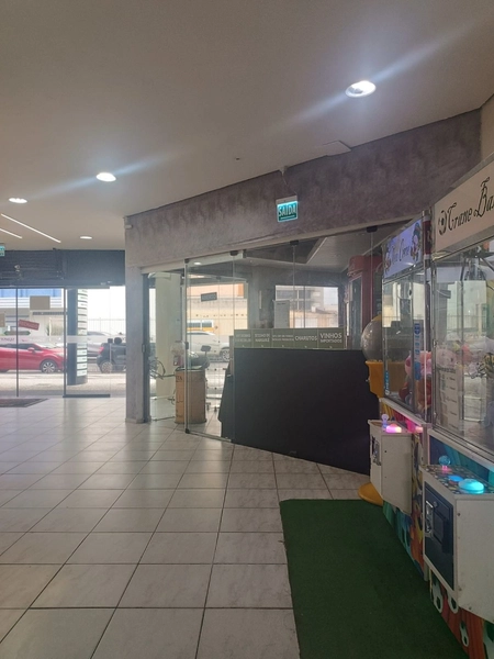 Loja comercial no Shopping Sunset Boulevard Centro Capão da Canoa: 4ª foto da galeria de imagens do imóvel