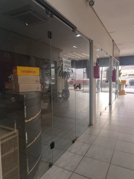 Loja comercial no Shopping Sunset Boulevard Centro Capão da Canoa: 2ª foto da galeria de imagens do imóvel