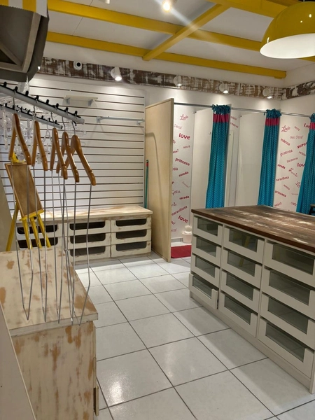 Loja comercial com 29m² Mobiliada Shopping Lynemar Capão da Canoa: 2ª foto da galeria de imagens do imóvel