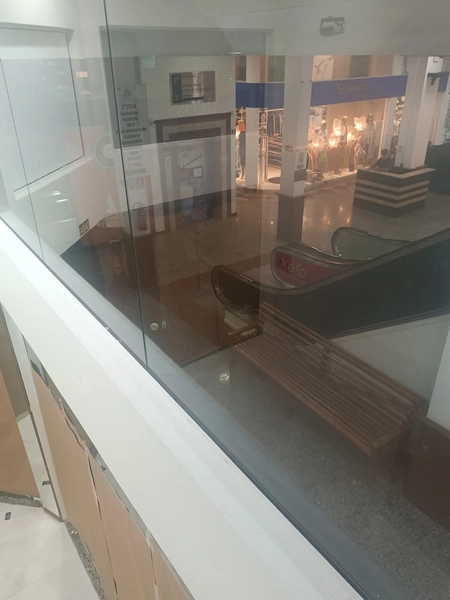 Loja com 32m²e mezanino ótima localização Shopping Lynemar: 12ª foto da galeria de imagens do imóvel
