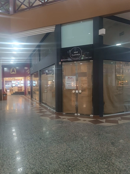 Loja com 32m²e mezanino ótima localização Shopping Lynemar: 1ª foto da galeria de imagens do imóvel
