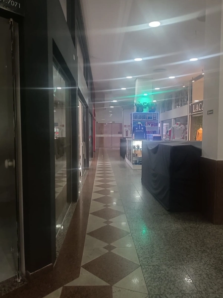 Loja com 32m²e mezanino ótima localização Shopping Lynemar: 3ª foto da galeria de imagens do imóvel