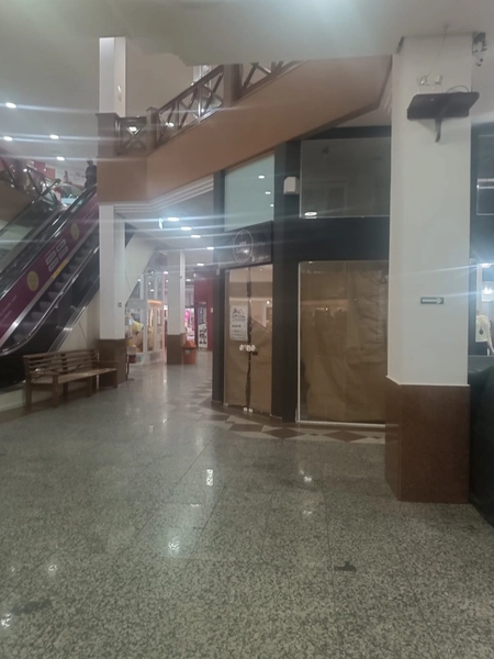 Loja com 32m²e mezanino ótima localização Shopping Lynemar: 2ª foto da galeria de imagens do imóvel