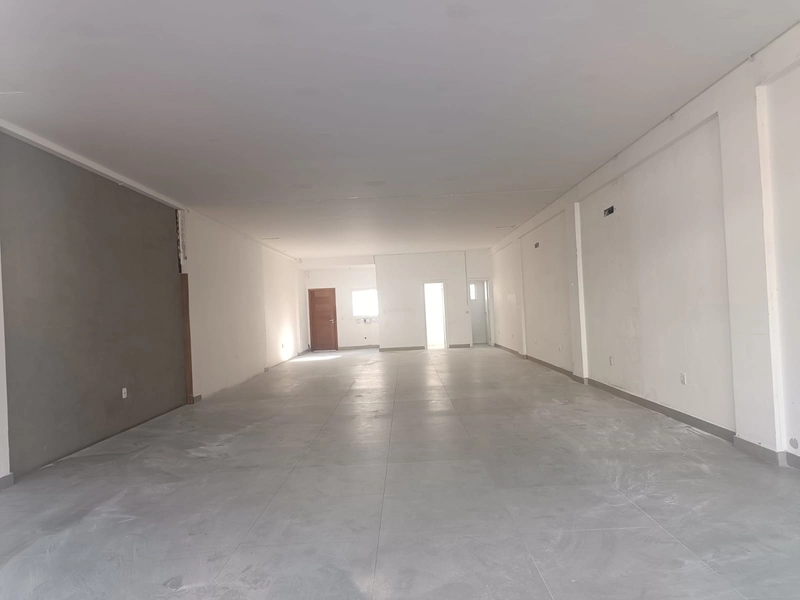 Excelente loja com 160 m² de área no centro de Capão da Canoa: 7ª foto da galeria de imagens do imóvel