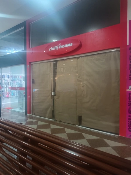 Loja com 36m² privativos bem localizada, no shopping Lynemar Capão: 1ª foto da galeria de imagens do imóvel