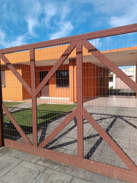 Casa Comercial ideal para clinica ou Coworking Avenida Poti Capão: 3ª foto da galeria de imagens do imóvel