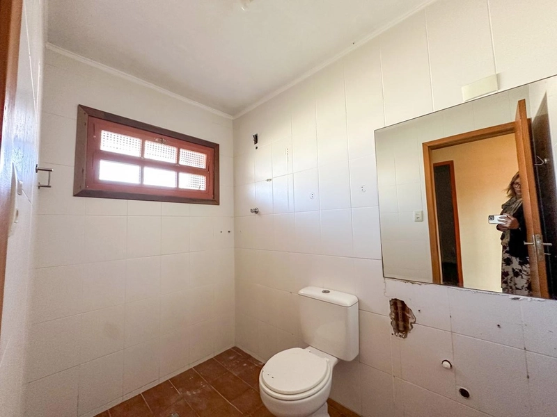 Casa Comercial ideal para clinica ou Coworking Avenida Poti Capão: 28ª foto da galeria de imagens do imóvel