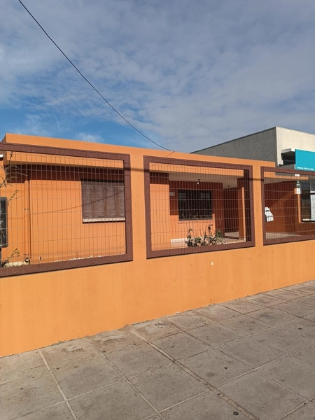Casa Comercial ideal para clinica ou Coworking Avenida Poti Capão: 1ª foto da galeria de imagens do imóvel