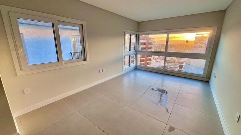 Apartamento 02 dormitórios junto a Praça Flávio Boianovski: 3ª foto da galeria de imagens do imóvel