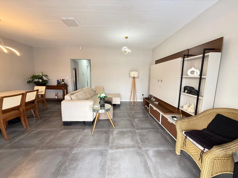 Casa de 3 dormitórios, próximo do mar centro de Xangrilá.: 3ª foto da galeria de imagens do imóvel