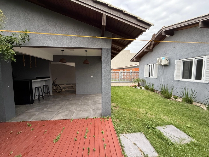 Casa de 3 dormitórios, próximo do mar centro de Xangrilá.: 14ª foto da galeria de imagens do imóvel