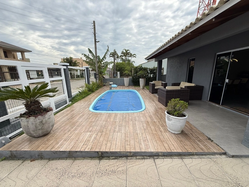 Casa de 3 dormitórios, próximo do mar centro de Xangrilá.: 2ª foto da galeria de imagens do imóvel
