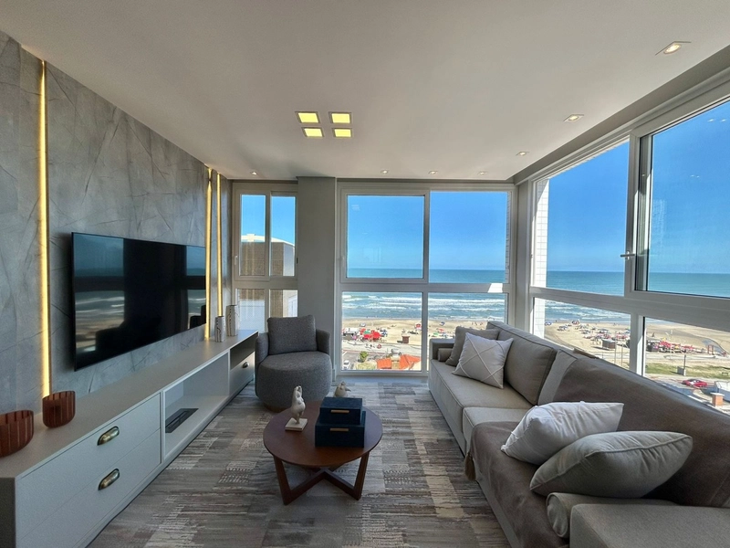 Apartamento 03 dormitórios ao lado da Praça Flávio Boianovski: 1ª foto da galeria de imagens do imóvel