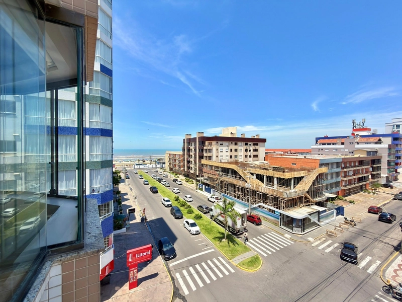 Apartamento 03 dormitórios vista eterna para o mar no Centro!