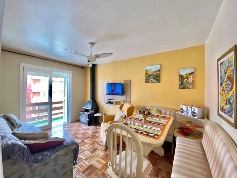 Apartamento de 2 dormitórios com dependência: 1ª foto da galeria de imagens do imóvel