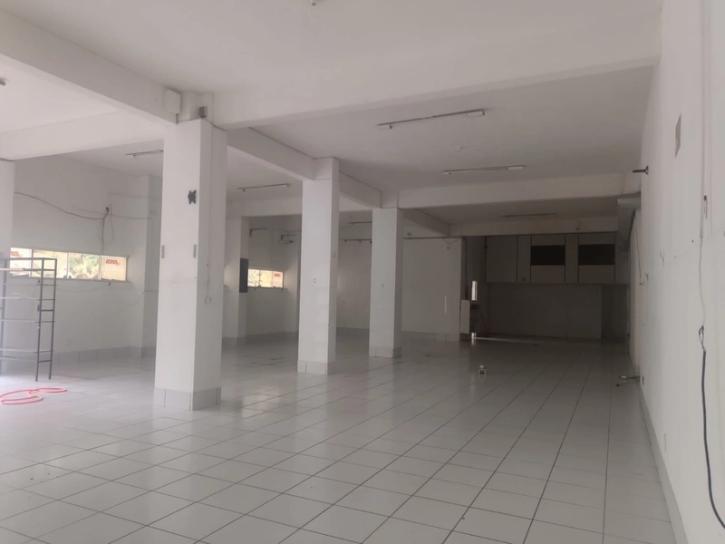 Ponto Comercial ideal para Supermercado, região em pleno crescimento: 3ª foto da galeria de imagens do imóvel