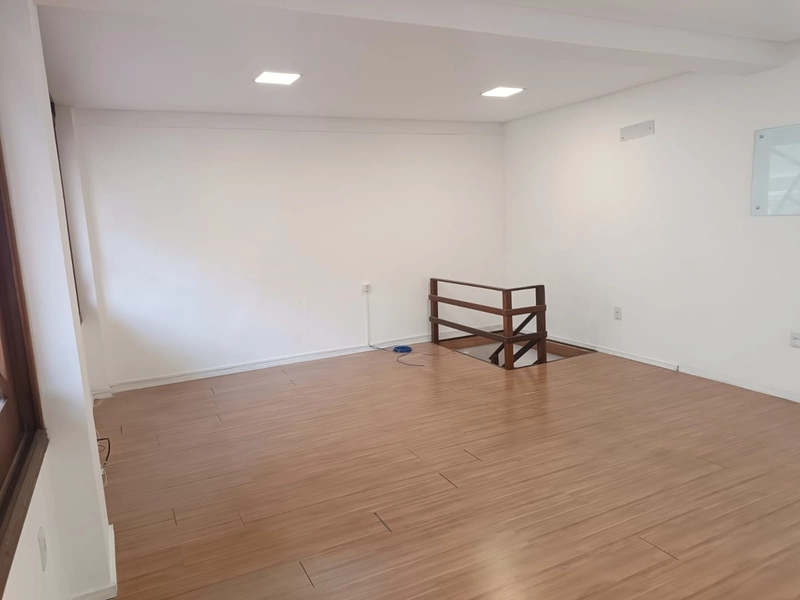 Excelente Loja para locação, com 41m² na Av. Ararigbóia Centro Capão: 6ª foto da galeria de imagens do imóvel