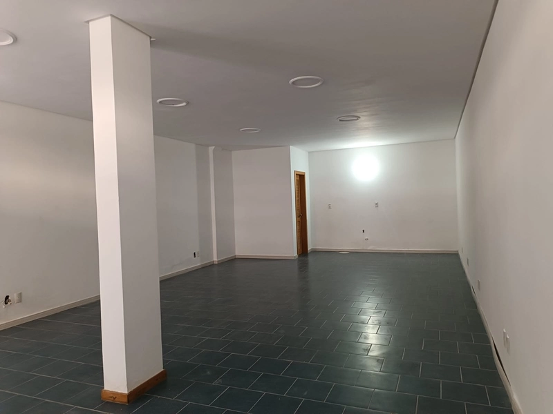 Depósito Garagem com banheiro, no Centro de Capão da Canoa: 1ª foto da galeria de imagens do imóvel