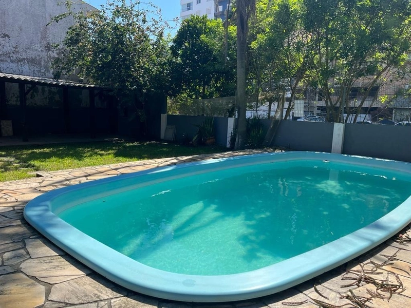 Casa 05 dormitórios com Piscina e Quiosque Temporada em Capão da Canoa: 28ª foto da galeria de imagens do imóvel