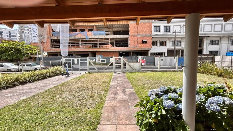 Casa 05 dormitórios com Piscina e Quiosque Temporada em Capão da Canoa: 4ª foto da galeria de imagens do imóvel