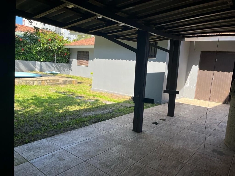 Casa 05 dormitórios com Piscina e Quiosque Temporada em Capão da Canoa: 31ª foto da galeria de imagens do imóvel
