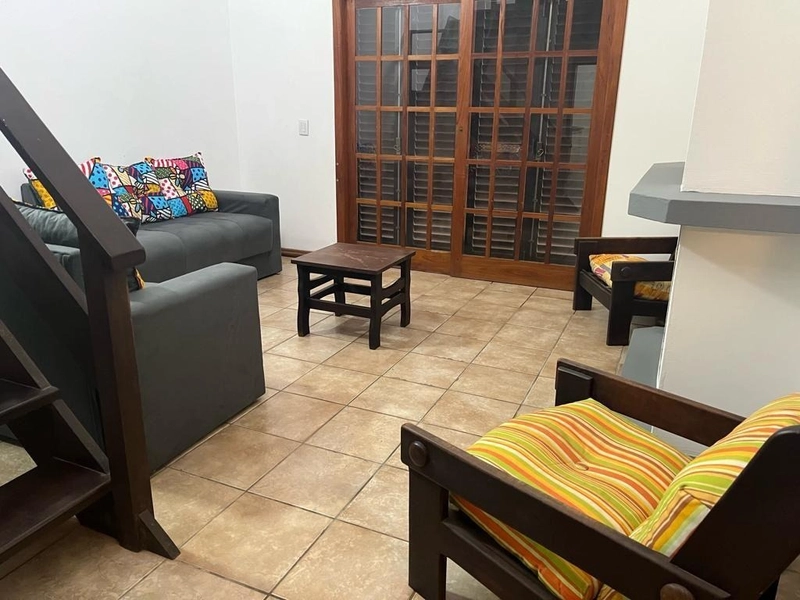 Casa 05 dormitórios com Piscina e Quiosque Temporada em Capão da Canoa: 8ª foto da galeria de imagens do imóvel