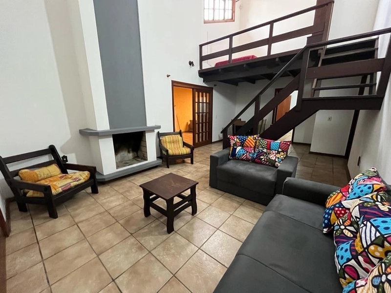 Casa 05 dormitórios com Piscina e Quiosque Temporada em Capão da Canoa: 5ª foto da galeria de imagens do imóvel