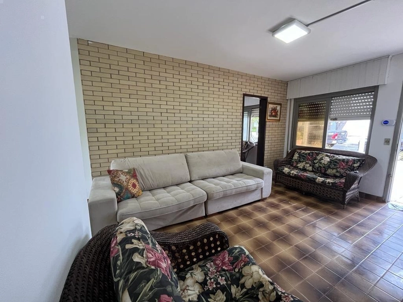 Casa Ampla 05 dormitórios Pé na Areia – Temporada em Capão da Canoa: 3ª foto da galeria de imagens do imóvel