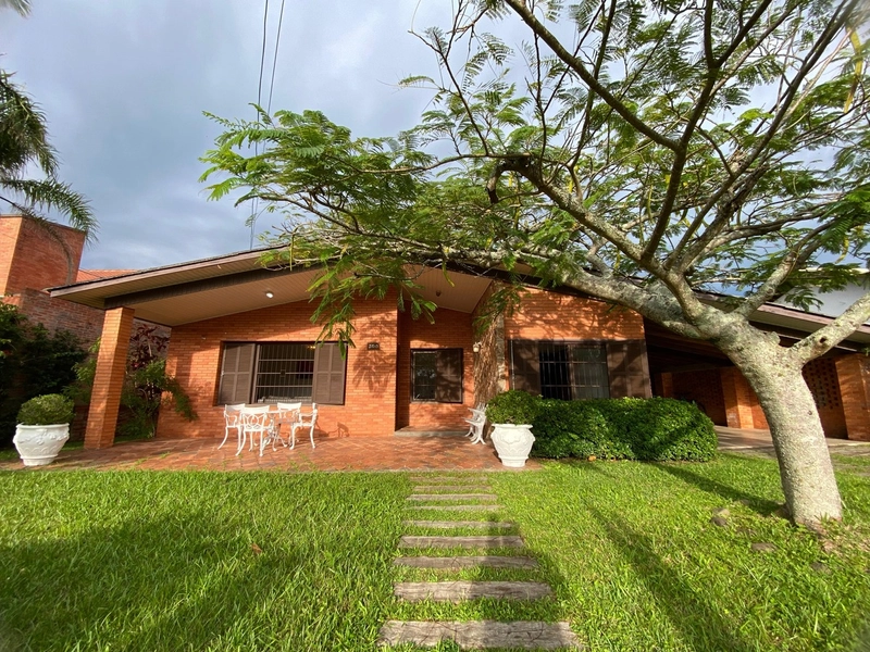 Casa em Atlântida a pouco passos do mar e Roubadinhas: 1ª foto da galeria de imagens do imóvel