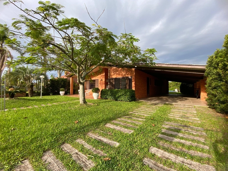 Casa em Atlântida a pouco passos do mar e Roubadinhas: 24ª foto da galeria de imagens do imóvel