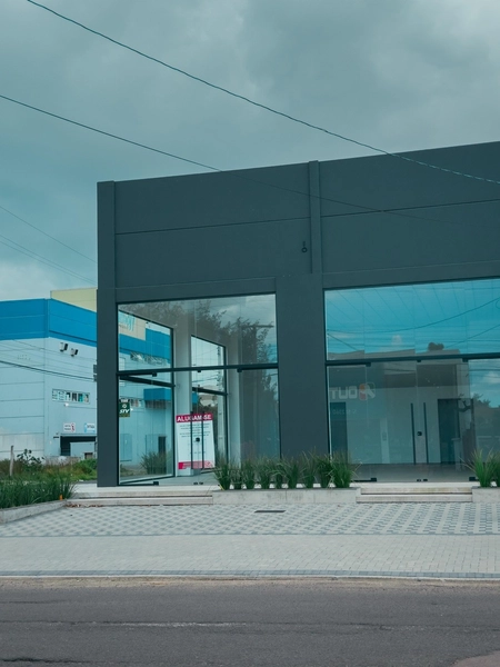 Loja comercial para locação com 97m² privativos Peri com Av. Central: 5ª foto da galeria de imagens do imóvel