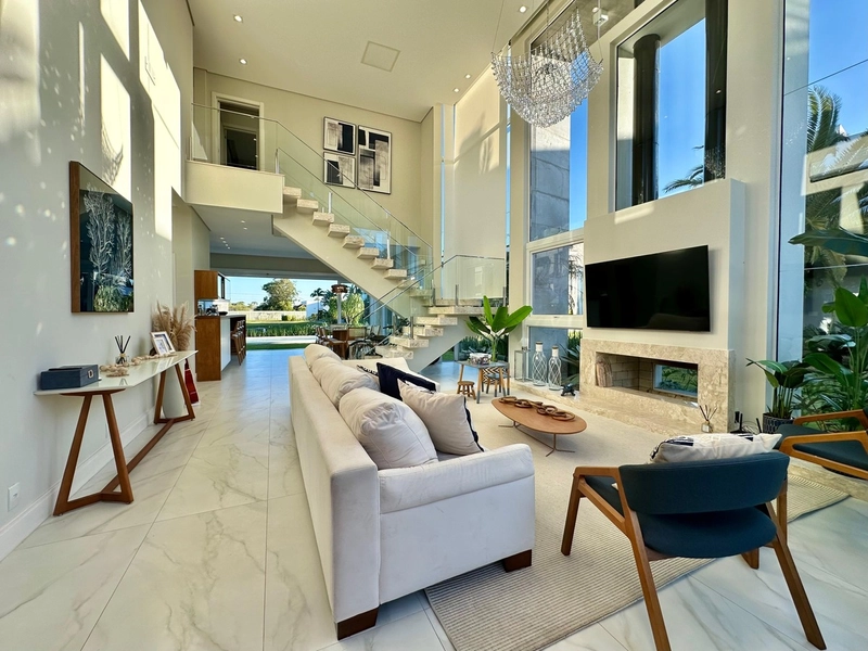 Sobrado 4 Dormitórios  em frente a Infra estrutura 72 x para Pagar: 3ª foto da galeria de imagens do imóvel