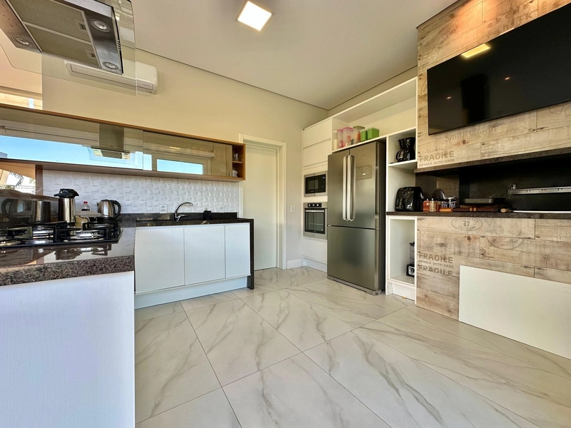 Sobrado 4 Dormitórios  em frente a Infra estrutura 72 x para Pagar: 7ª foto da galeria de imagens do imóvel