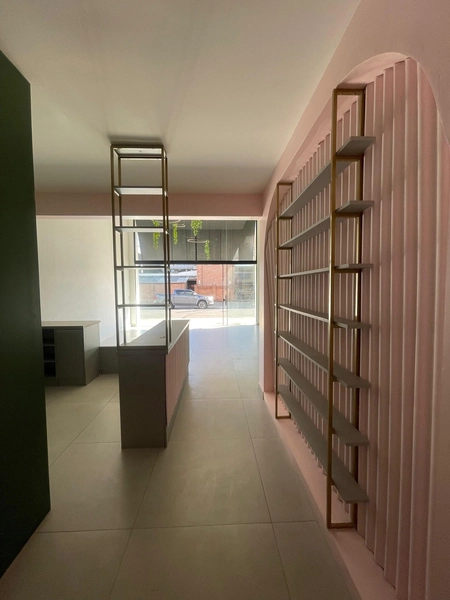 Excelente loja 48m² Mezanino, Nova, ótima localização Semi mobiliada: 14ª foto da galeria de imagens do imóvel