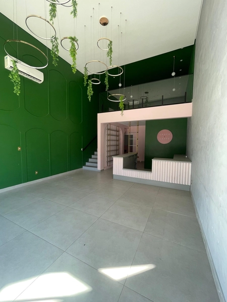 Excelente loja 48m² Mezanino, Nova, ótima localização Semi mobiliada: 5ª foto da galeria de imagens do imóvel